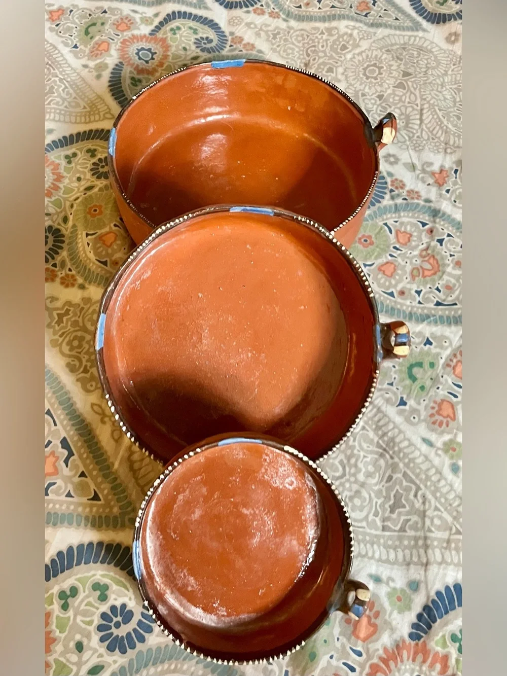 Set of 3 Mexican Tlaquepaque pottery nesting bowls ( cazuelas )